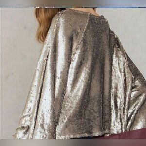 TOBY HEART GINGER Gold sequin open kimono top. Size small
